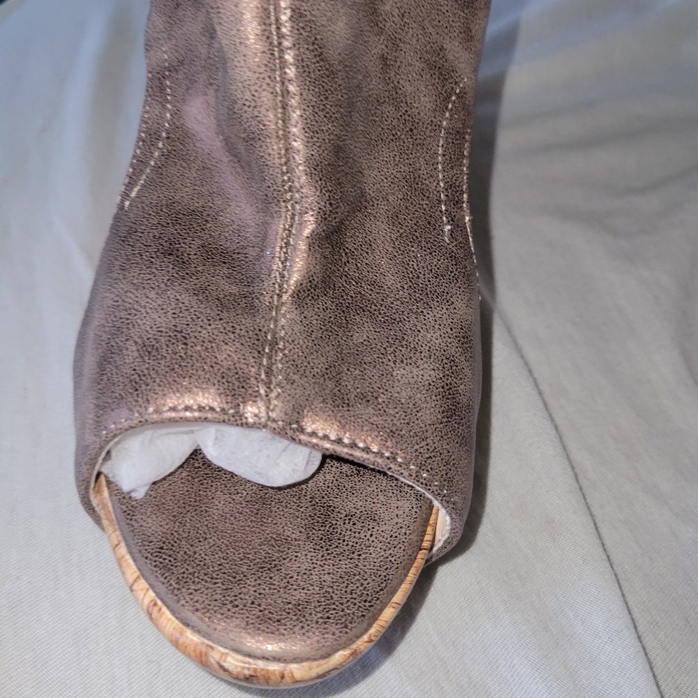 Wedge peek toe sandals